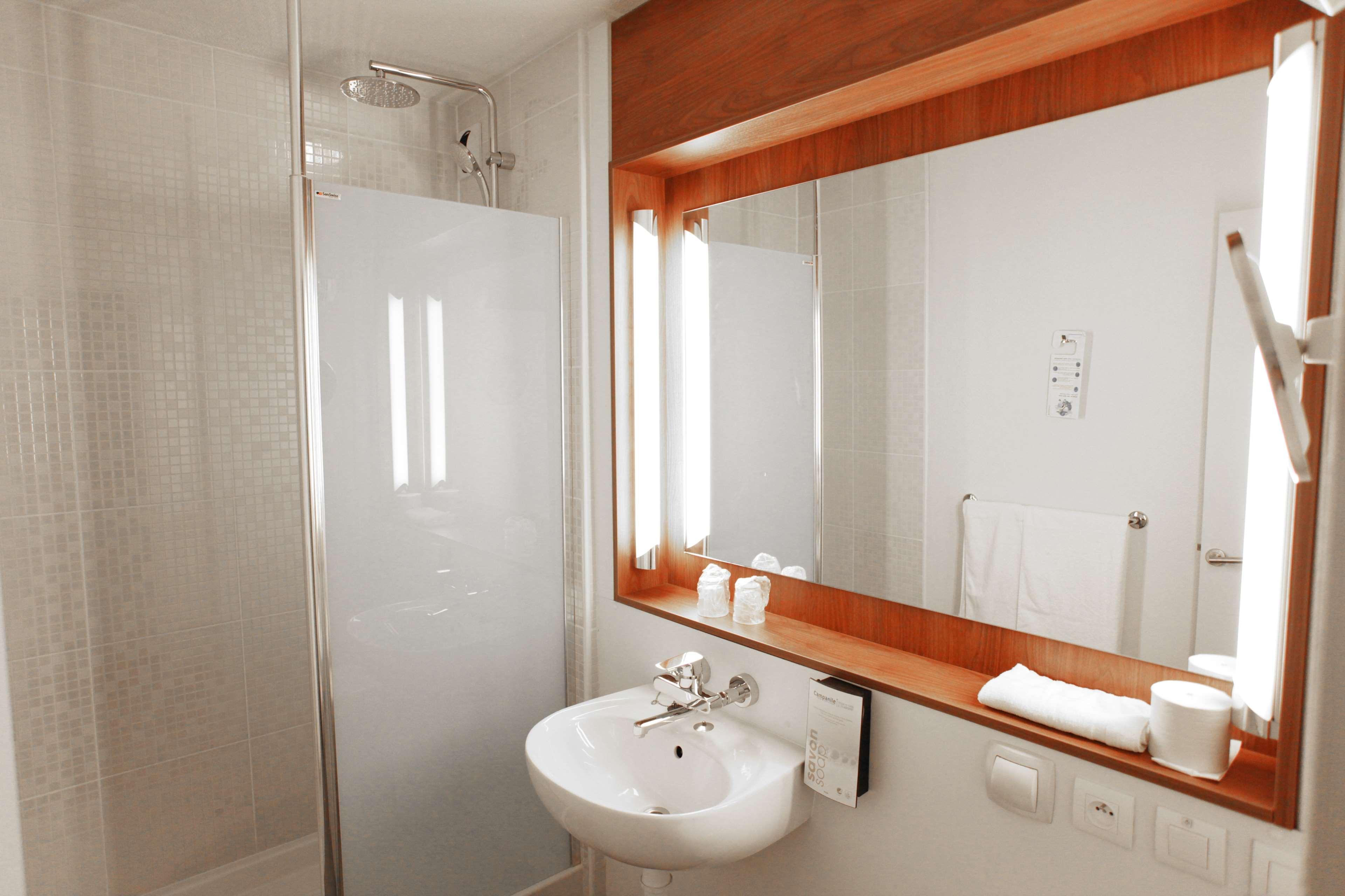 B&B Hotel Avignon Sud Parc Des Expositions Εξωτερικό φωτογραφία
